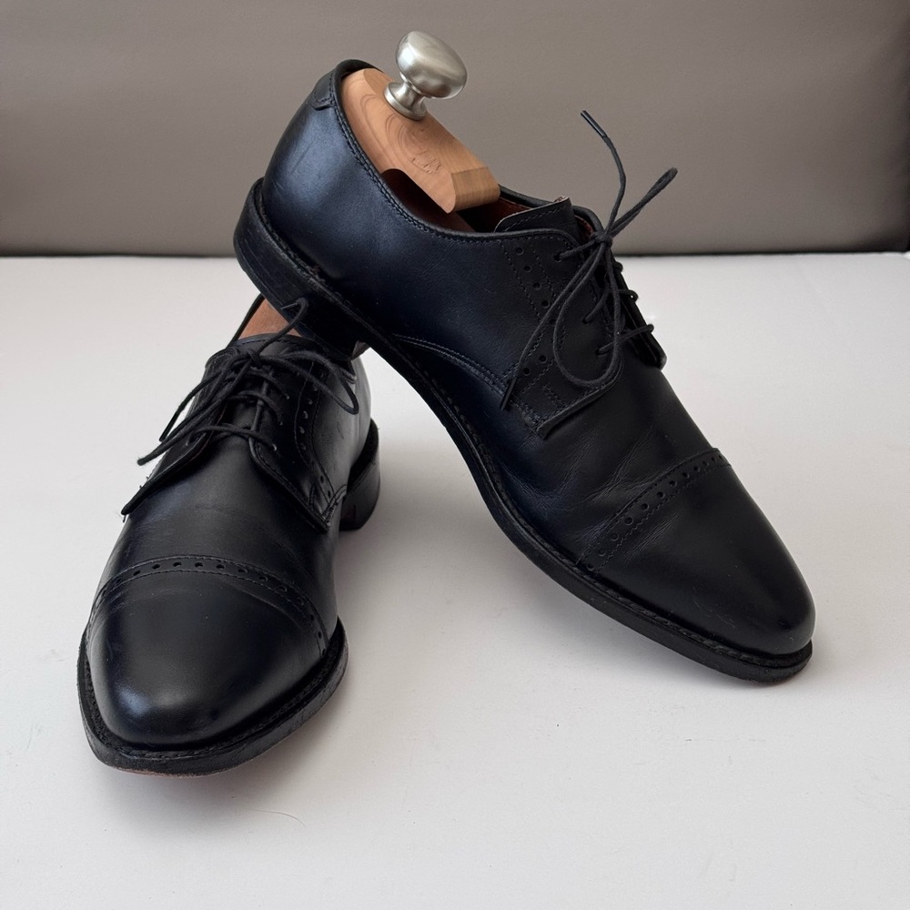 Allen Edmonds Clifton leather cap toe oxford Size 8 D Black